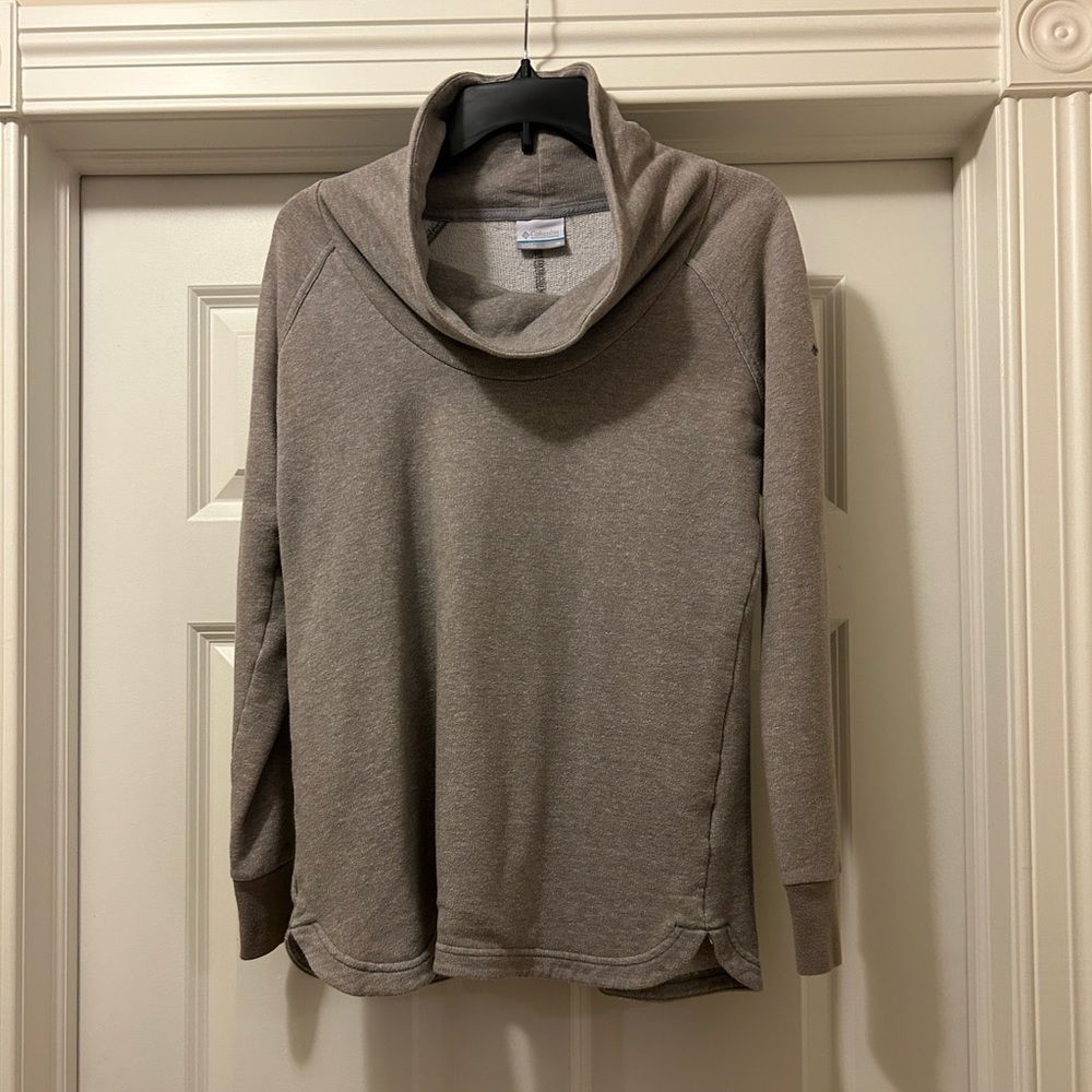 Women's Columbia Sweatshirt